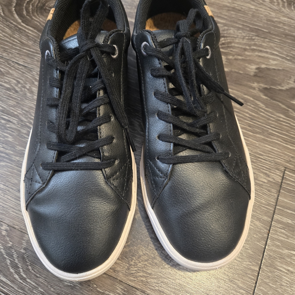Black Leather Women's Sneakers